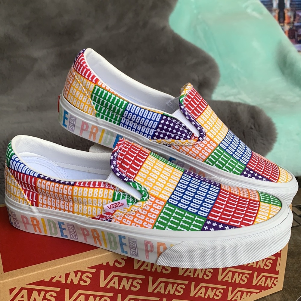 VANS CLASSIC SLIP ON PRIDE MULTI/TRUE WHITE MENS - Picture 10 of 16